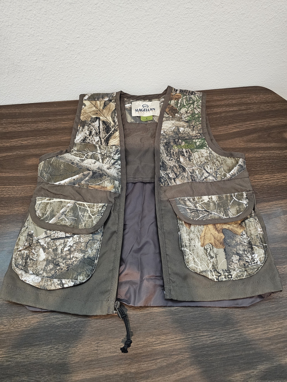 Magellan Outdoors Brown and Green Camo Field Vest